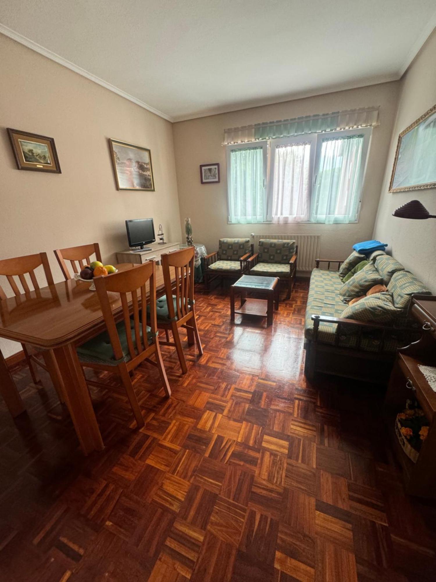 Apartamento En Llanes Con Plaza De Garaje Cubierta Екстериор снимка
